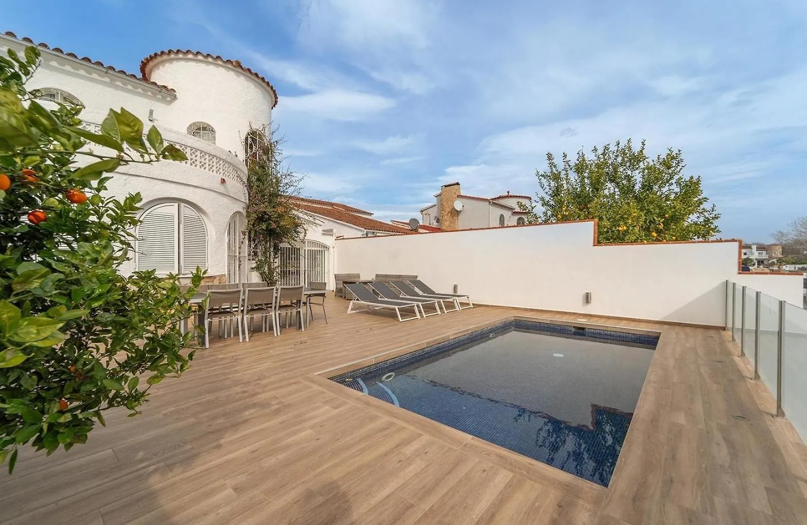 Ferienhaus Mit Privatpool Fuer 8 Personen Ca 117 Qm In Empuriabrava, Costa Brava Golf De Roses Spain